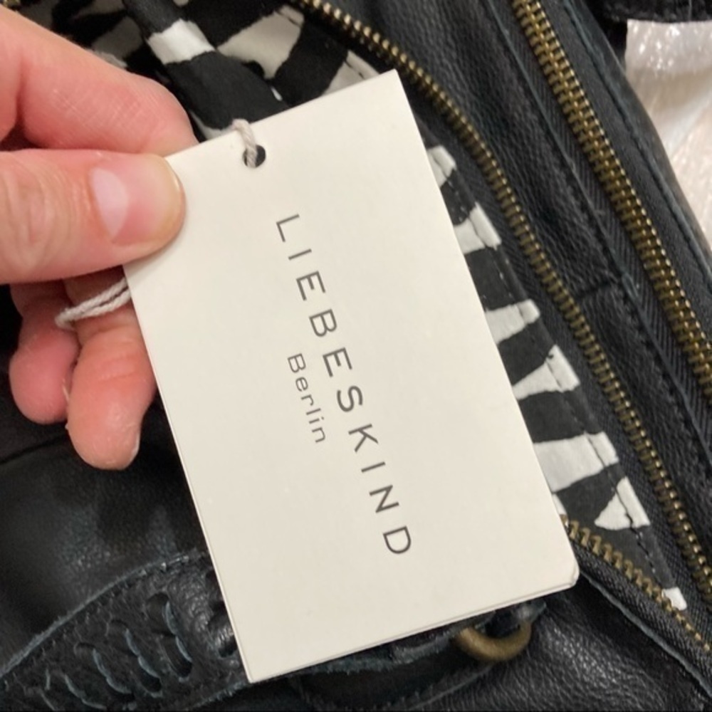 Liebeskind Berlin black leather multi pocket bag - Picture 2 of 15